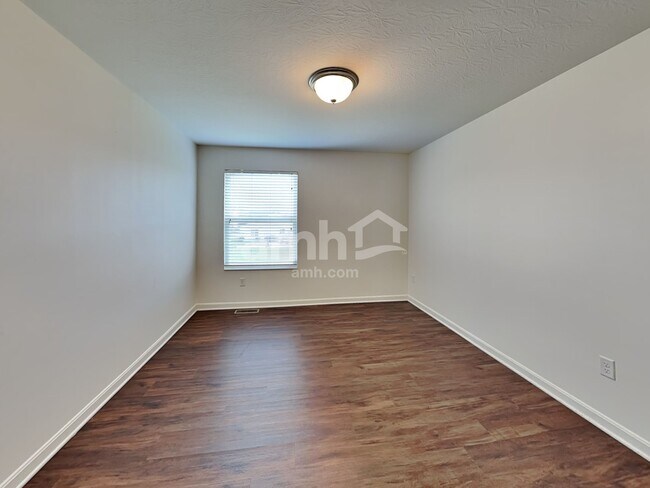 Building Photo - 6718 Waverly Park