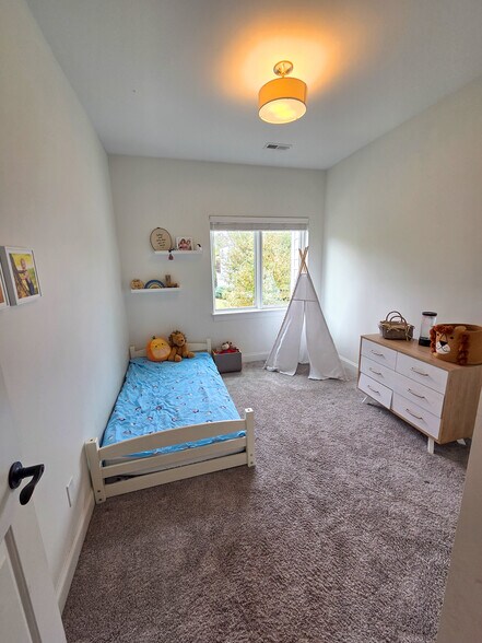 Bedroom 2 - 3125 Saint Elmo Ave