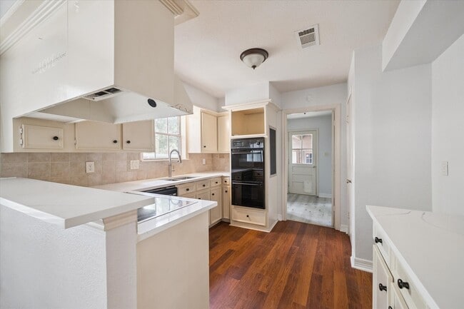 Building Photo - 23906 Northcrest Dr