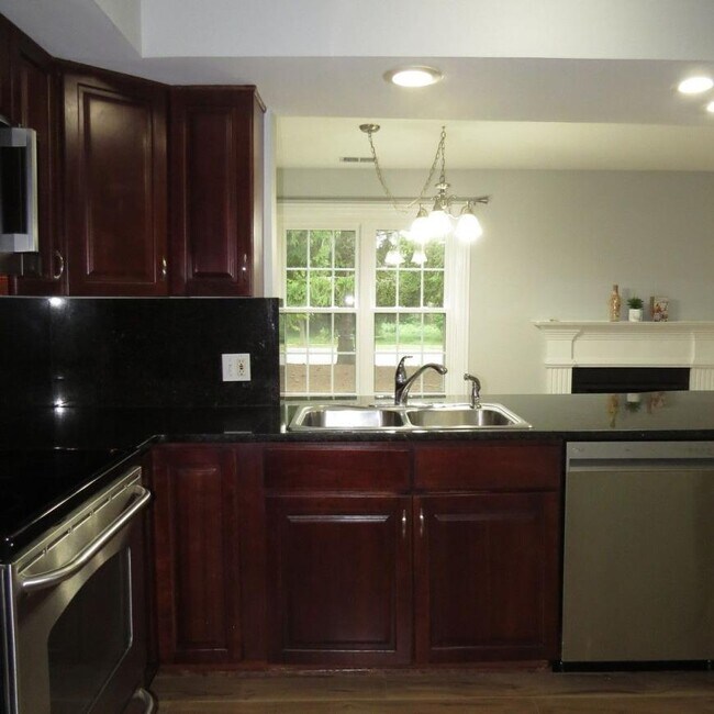 Building Photo - 2 bedroom in Naperville IL 60565