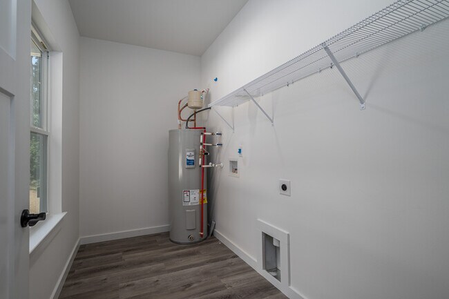 Building Photo - Modern 2024 Single Family Home – Spacious ...