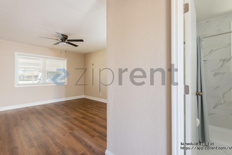 Building Photo - 3601 30th Ave S