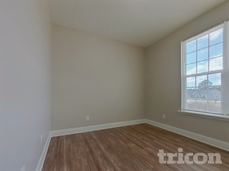 Building Photo - 11 Sedge Ct