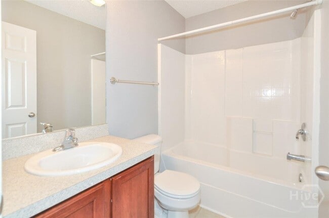 Building Photo - 1040 Canyon Oak Loop