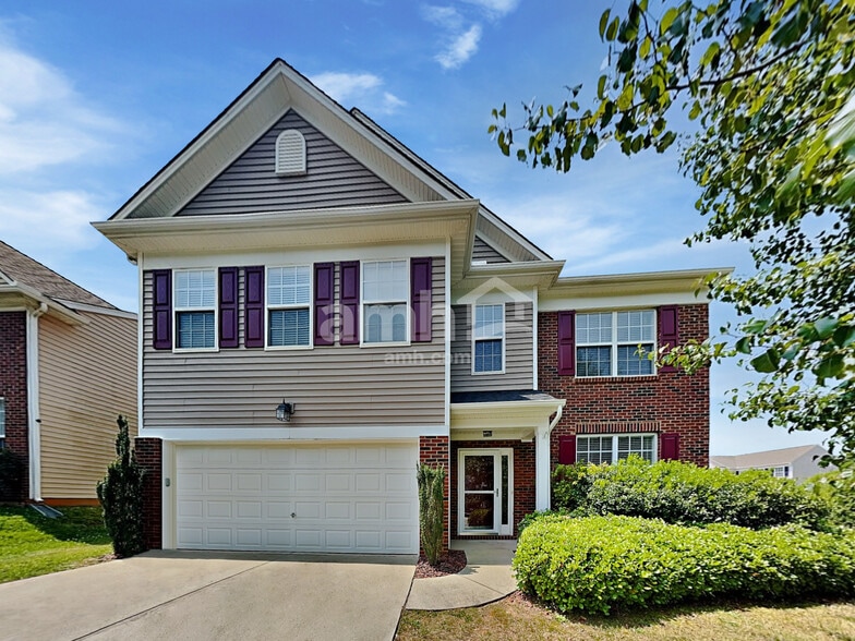 Primary Photo - 11 Knoll Ridge Dr