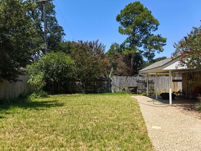 Building Photo - 5519 Caversham Dr
