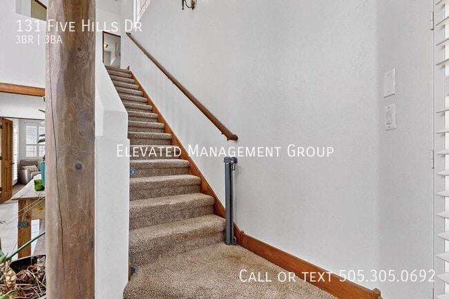 Building Photo - 131 Five Hls Dr