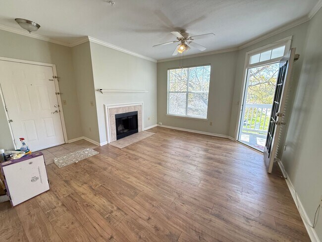 Building Photo - 2 Bedroom 1 Bath Condo at Concord West of the Ashley - Charleston