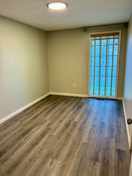 Building Photo - 1304 Stafford Dr