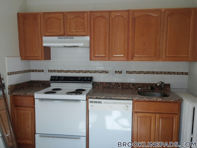 Building Photo - 18 Euston St