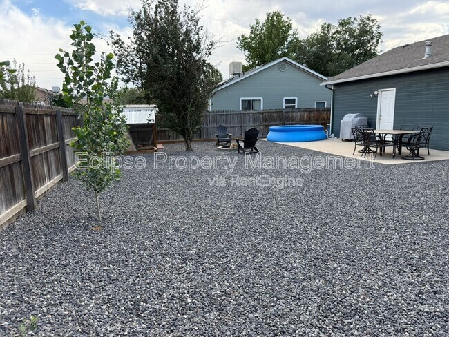 Building Photo - 464 Tara Dr