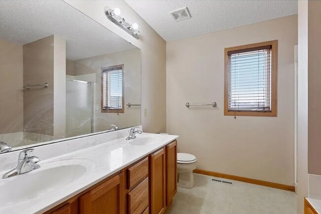 Building Photo - 2142 Groveland Way
