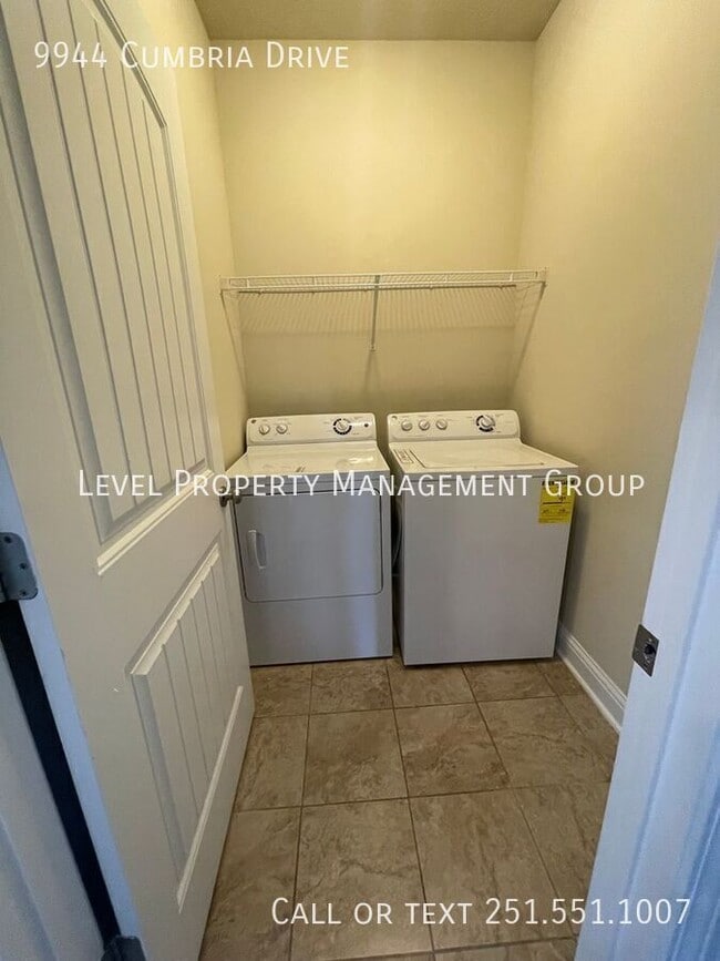 Building Photo - 9944 Cumbria Drive