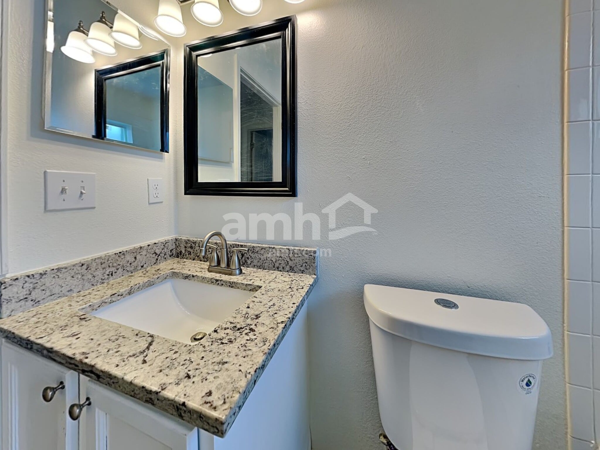Building Photo - 30547 Midtown Ct
