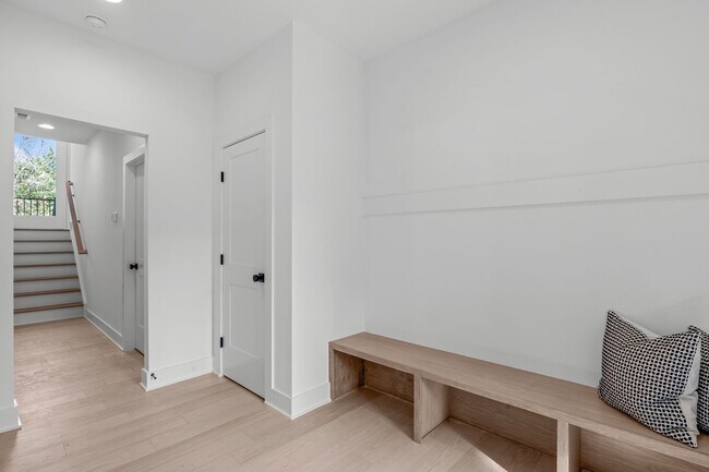 Building Photo - 600 Rocky Knob Ct