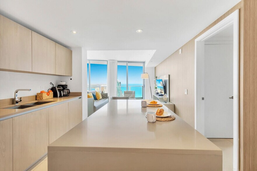 Building Photo - 4111 S Ocean Dr