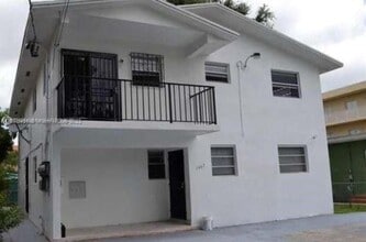 Building Photo - 1467 SW 3rd St