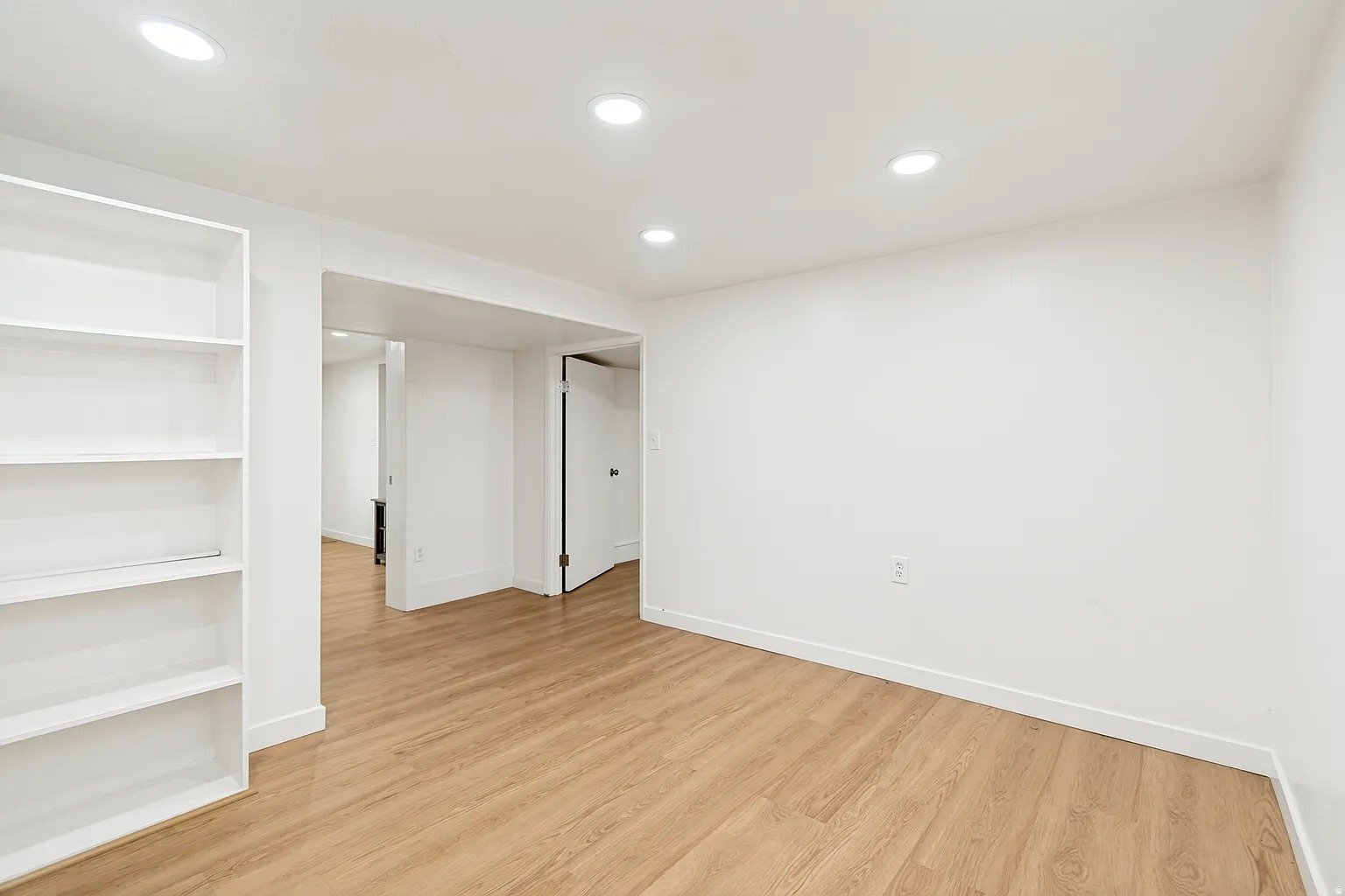 Building Photo - 8947 S 500 E