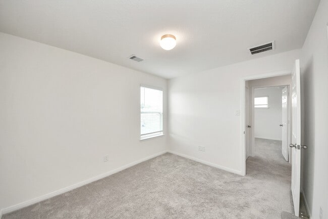 Building Photo - 17310 Rock Willow Ln