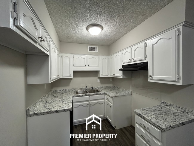 Building Photo - Newly Renovated 3BR/2BA Southaven Home with Hardwood Floors & Fenced Yard