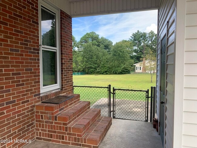 Building Photo - 1708 McDonald Ave