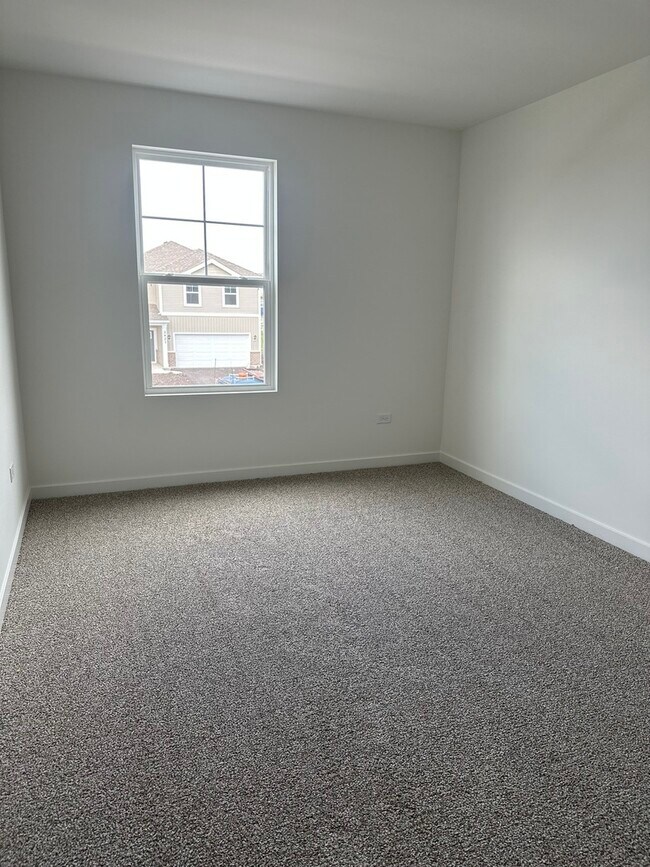 Building Photo - 2428 Semillon St