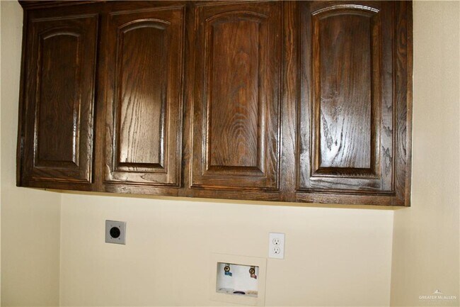 Building Photo - 17 Ridge Rd