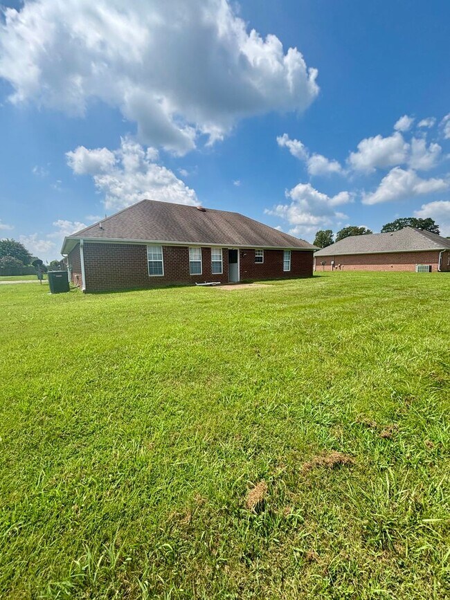 Building Photo - 3 Bedroom 2 bath  Medina Area