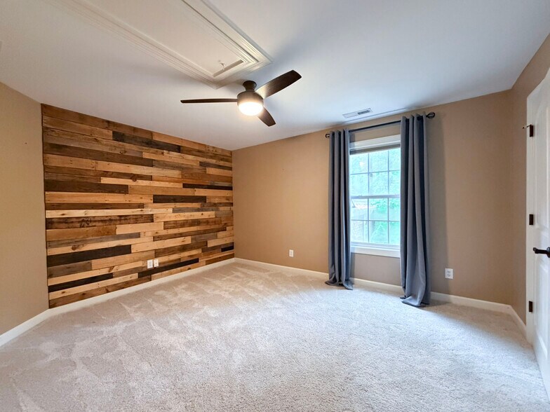 Building Photo - 5604 Pine Rock Ct
