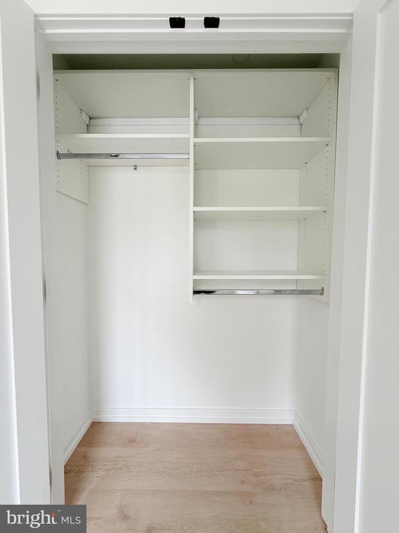 Building Photo - 208 Vine St