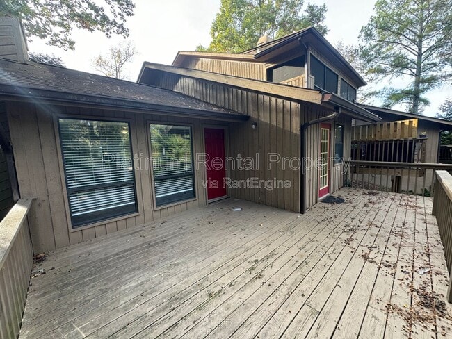 Building Photo - 1804 Pine Tree Dr