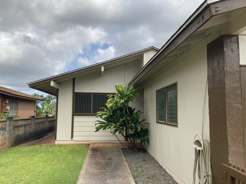 Building Photo - 94-693 Kamalo St