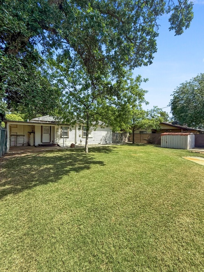Building Photo - 1730 McKinley Ave