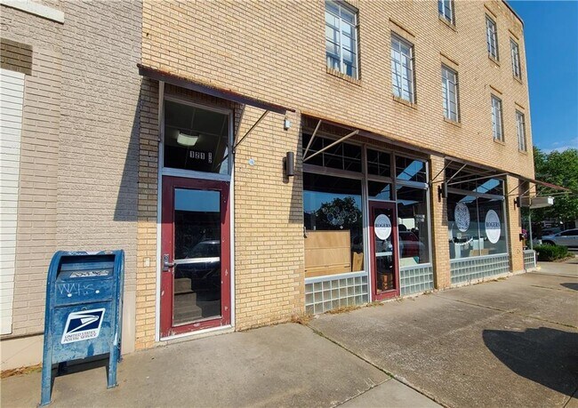 Building Photo - 121 S 2nd St