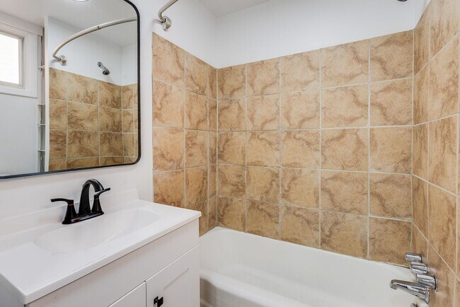 Building Photo - 705 Brownsville Rd