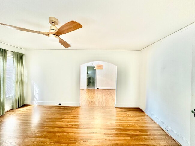 Building Photo - 441 Jackson St