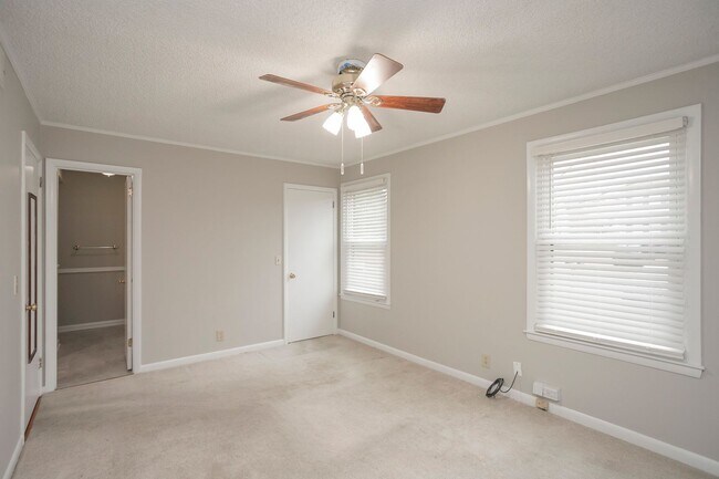 Building Photo - 5419 Hickory Park Dr