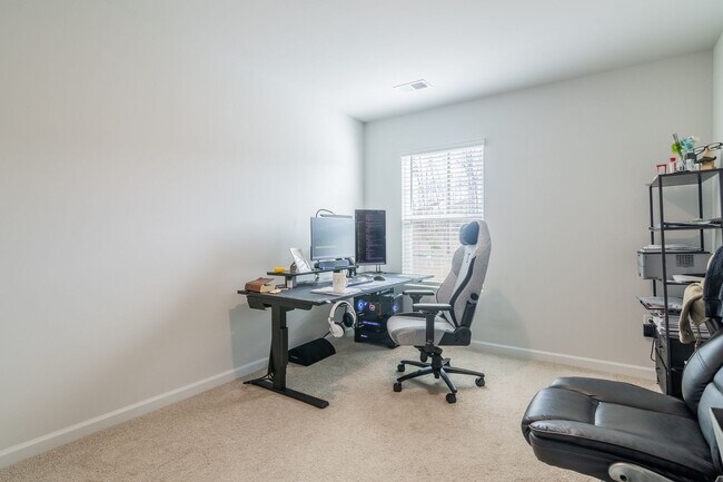 Building Photo - Like New Home in Grovetown