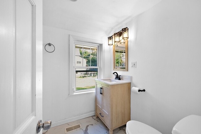 Building Photo - 86 Jackson Ave