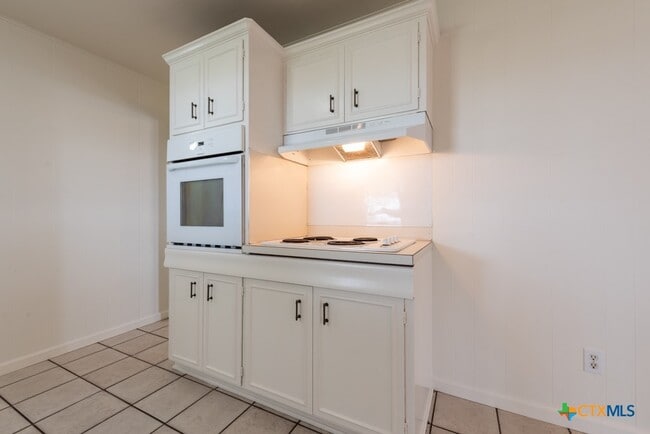 Building Photo - 316 Mulberry Ave S