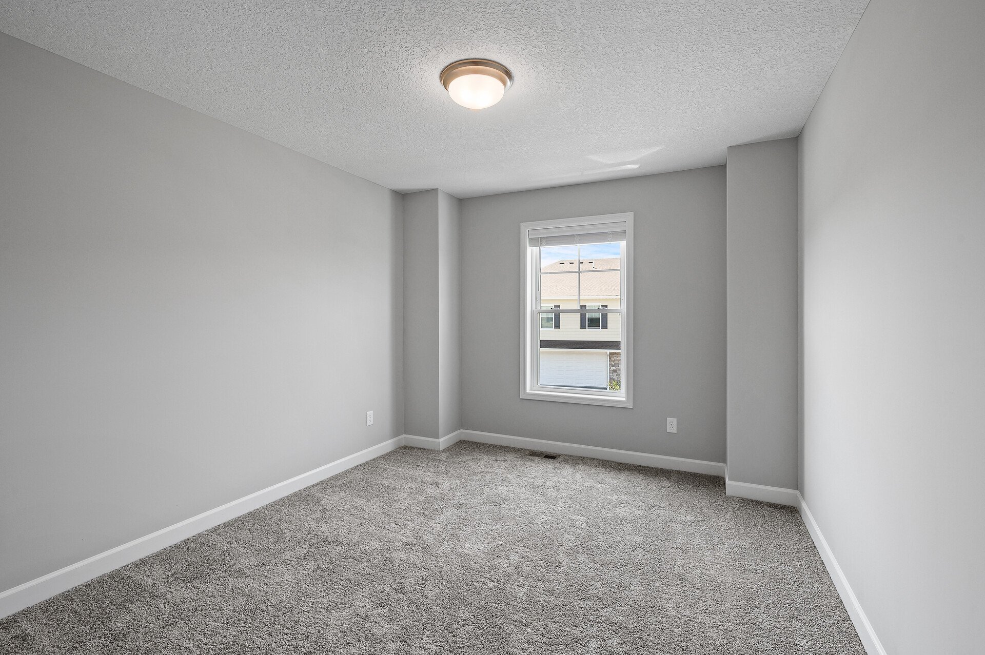 Building Photo - 15008 Ahena Curv