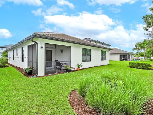 Building Photo - 3041 Hibiscus Ave
