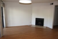 Building Photo - 924 3rd Street