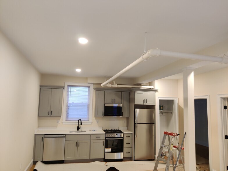 Building Photo - 17 Melvin Ave