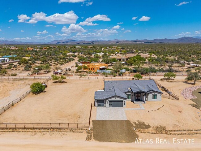 Building Photo - 15532 E Palo Brea Ln