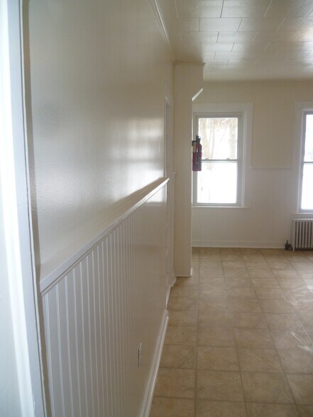 Building Photo - 203 Grandview St
