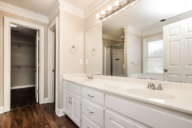 Building Photo - 1310 Kay Terrace SE