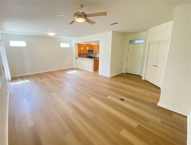 Building Photo - 102 Purple Sage Dr