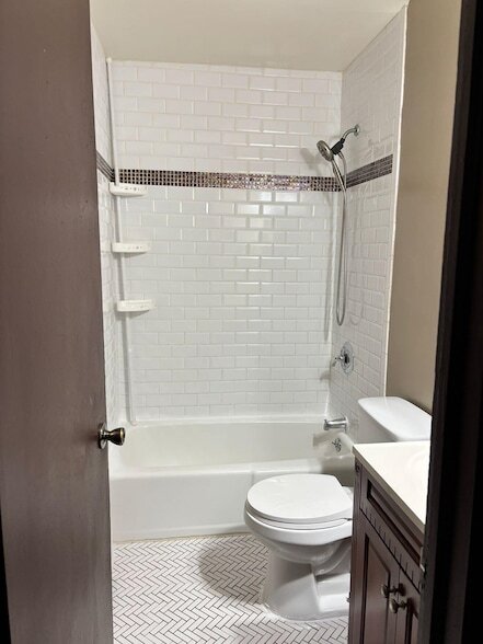 Building Photo - 23 Nelson Ave