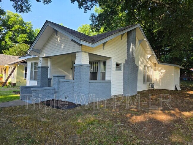 Building Photo - 609 N Morrill St